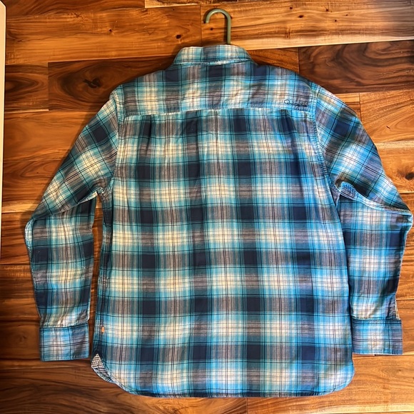 Quicksilver long sleeve button up shirt. Size Large - Picture 3 of 3